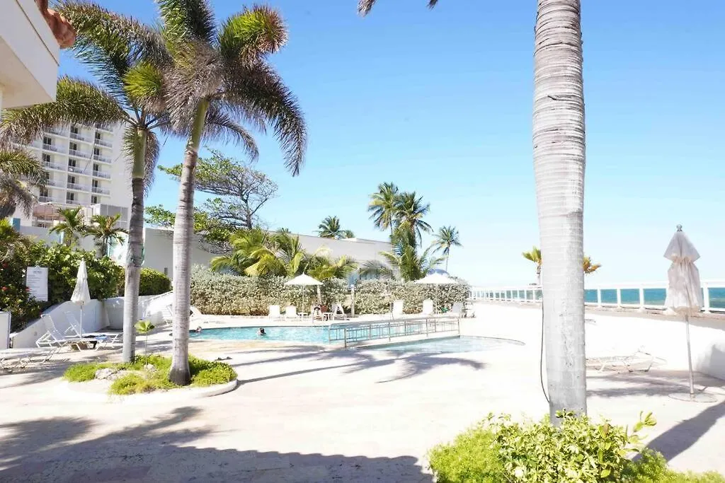 Ocean Breeze Studio With Lagoon View - 4 Guests San Juan Puerto Rico