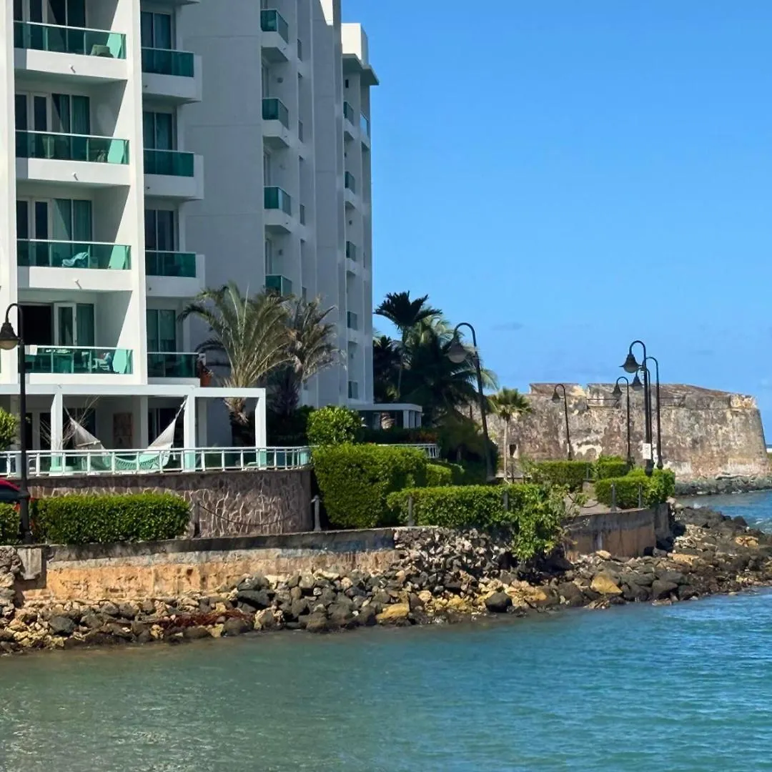 Ocean Breeze Studio With Lagoon View - 4 Guests San Juan Apartment