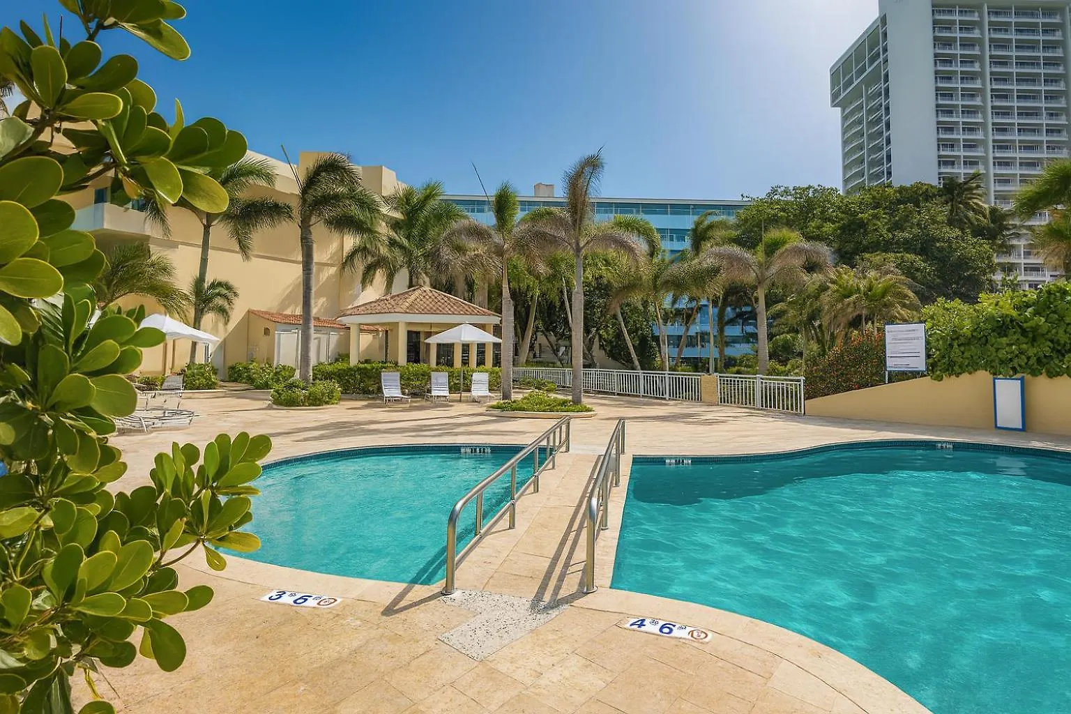 Ocean Breeze Studio With Lagoon View - 4 Guests San Juan